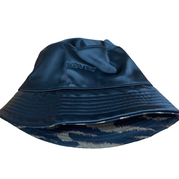 New Levi’s Reversible Bucket Hat D7762-0001 - Picture 2 of 5